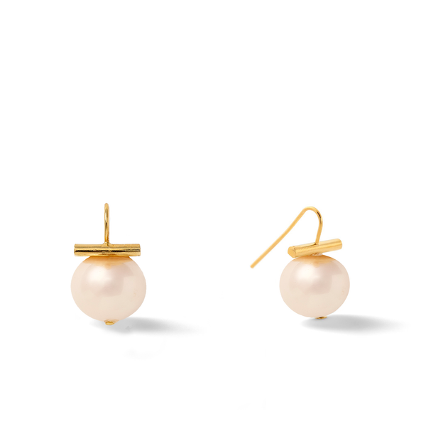Earrings - Pebble Pearl Medium in Pale Champagne