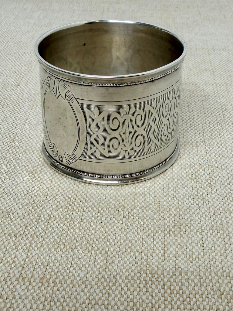 Eatate Collection - Silver Napkin Ring Geomertric Design