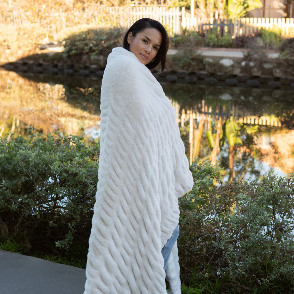 Throw - Luxxe Ribbed Ivory Faux Fur Throw