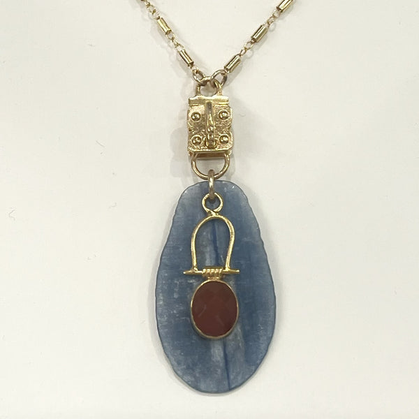 Sennod Vignette - Kyanite & Carnelian