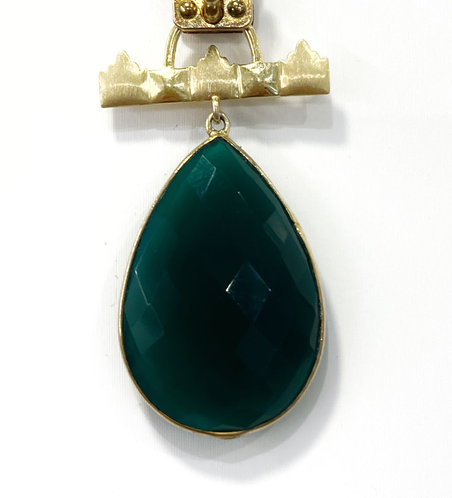 Vignette - Green Onyx Trardrop on Evangeline Bar