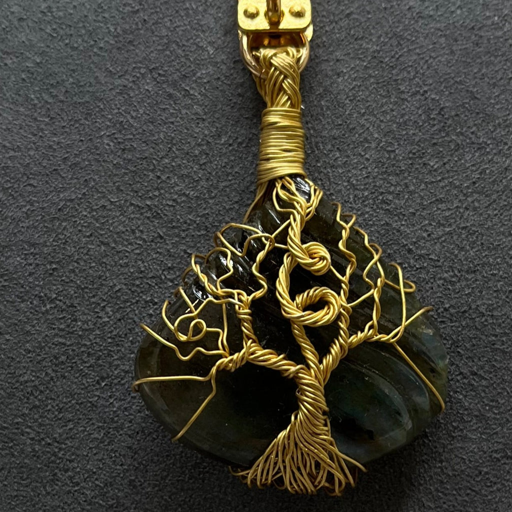 Vignette - Gold Tree of Life on Labradorite