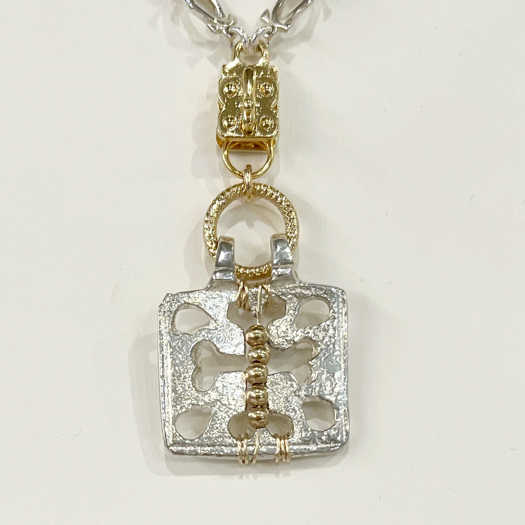 Vignette - Triumph in Sterling W/Gold Balls