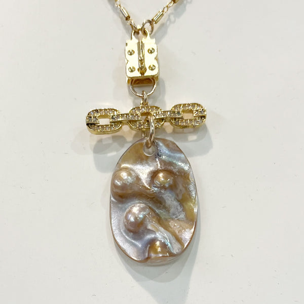 Vignette - Mabe Pearl W/Remy Diamond Bar