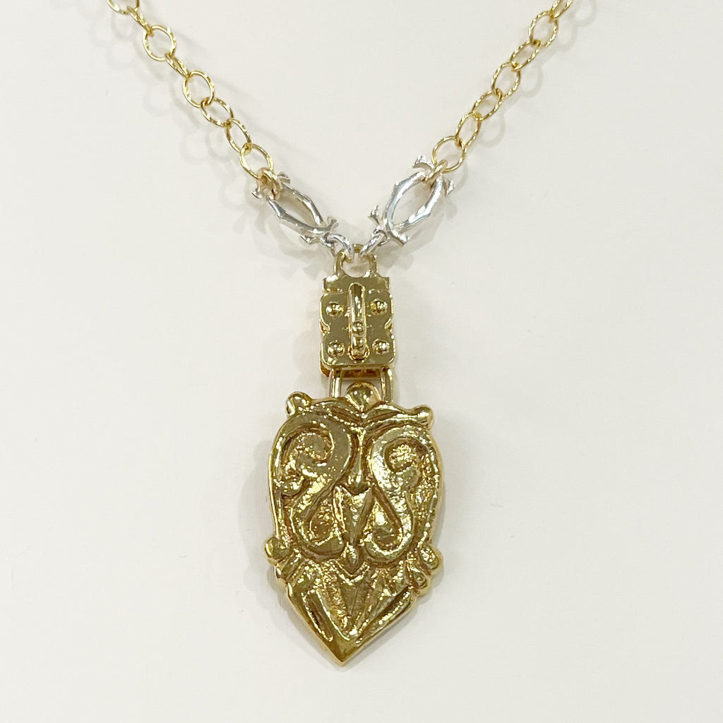 Vignette - Gold Roman Arrow Replica