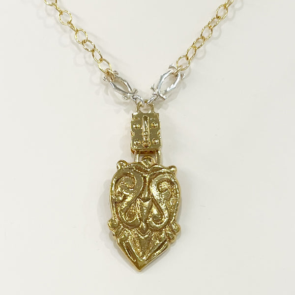 Vignette - Gold Roman Arrow Replica