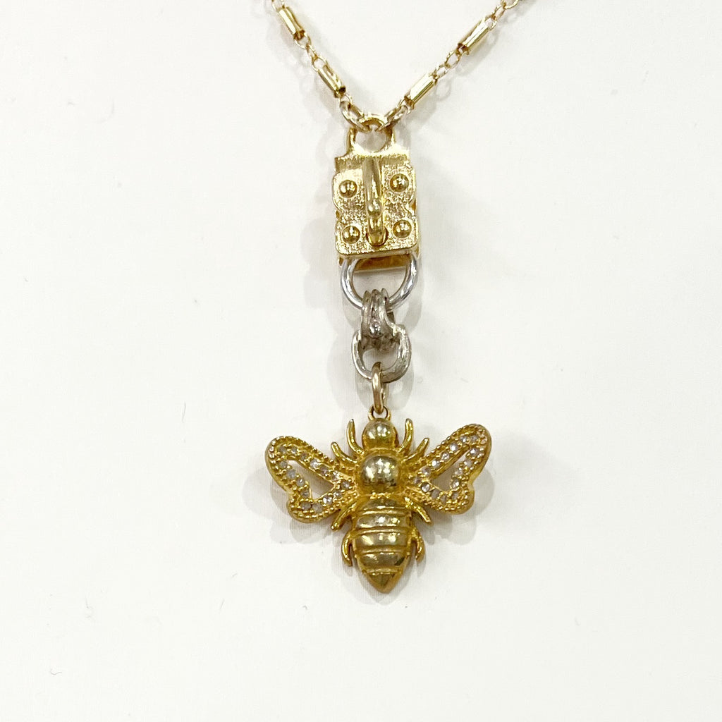 Sennod Vignette - Honeybee w/Diamond Wings