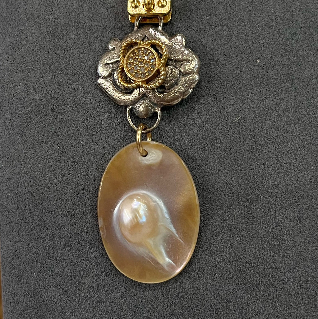 Vignette - Mabe Pearl w/Silver & Diamond Two Tone Accents