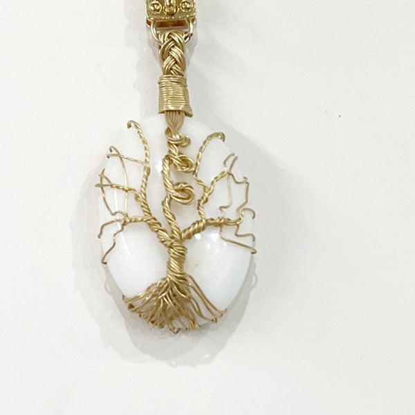 Vignette - Tree of Life on White Agate