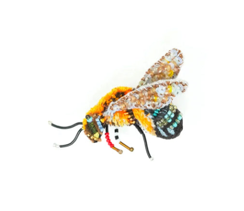 Trovelore - Flying Bee Brooch Pin