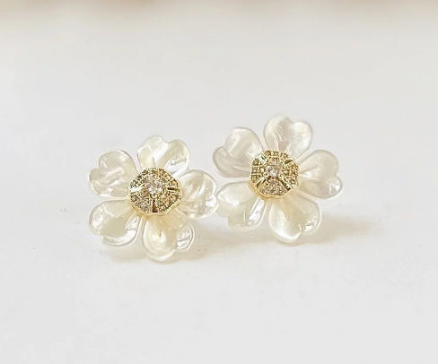 Earrings - Mini Poppy Pearl Studs