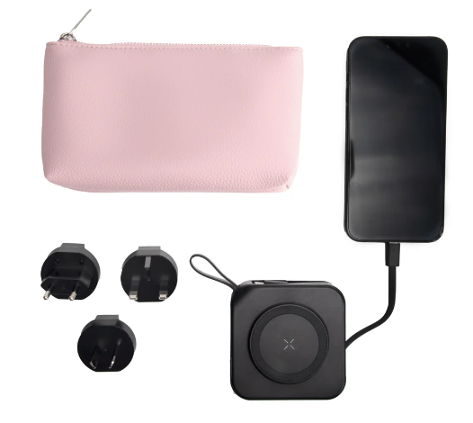 Travel - Voyager Universal 5-in-1 Charger and Adapter
