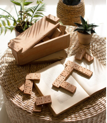 Clay Domino Set w/Clay Box