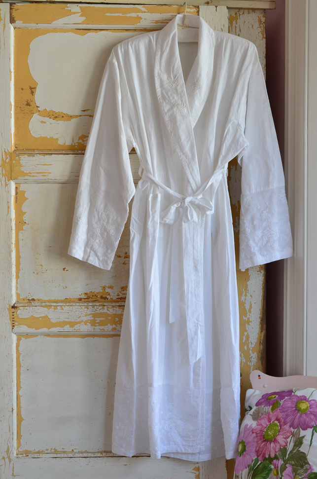 Robe - Julia Robe in White