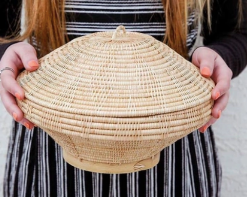 Large Beehive Shape Rattan Basket with Lid