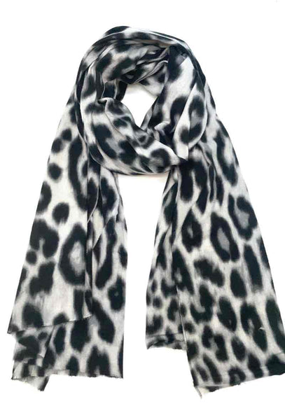 Scarf - Winter Spots