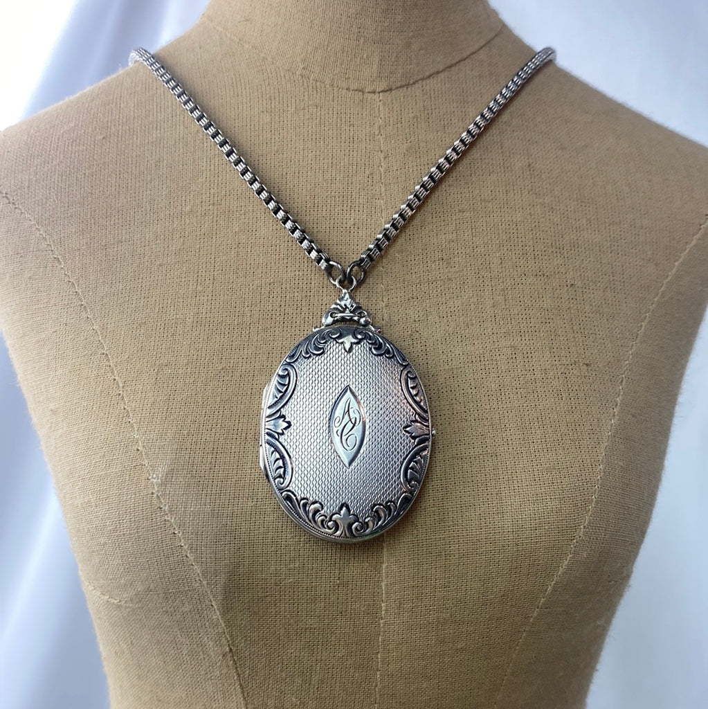 Estate Collection Necklace - Silver Box Chain w/Oval Locket