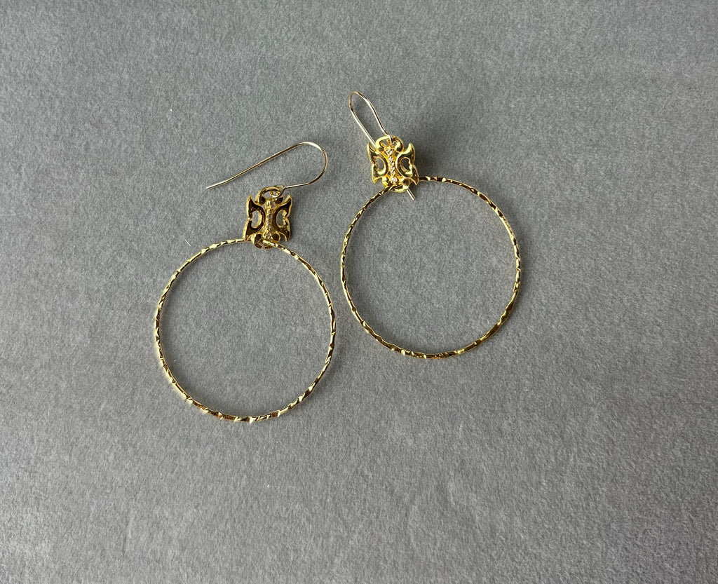 Earrings - Baronet Loop w Diamonds in Gold