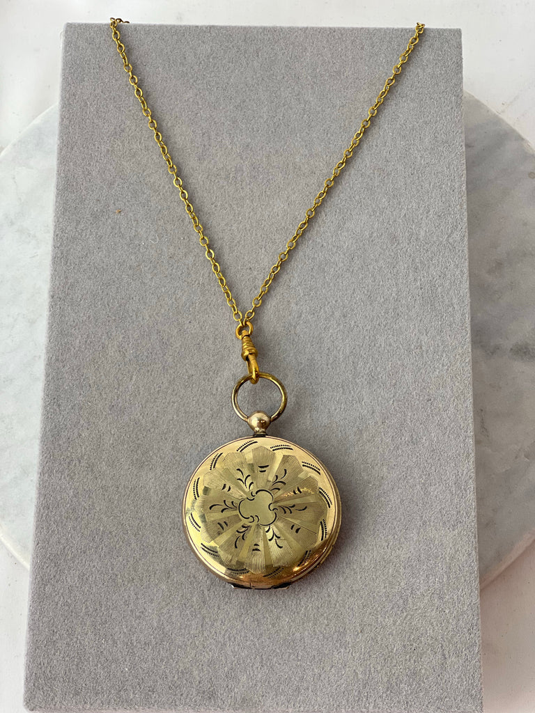 Estate Collection Necklace - Gold Chain w/Large Gold Locket