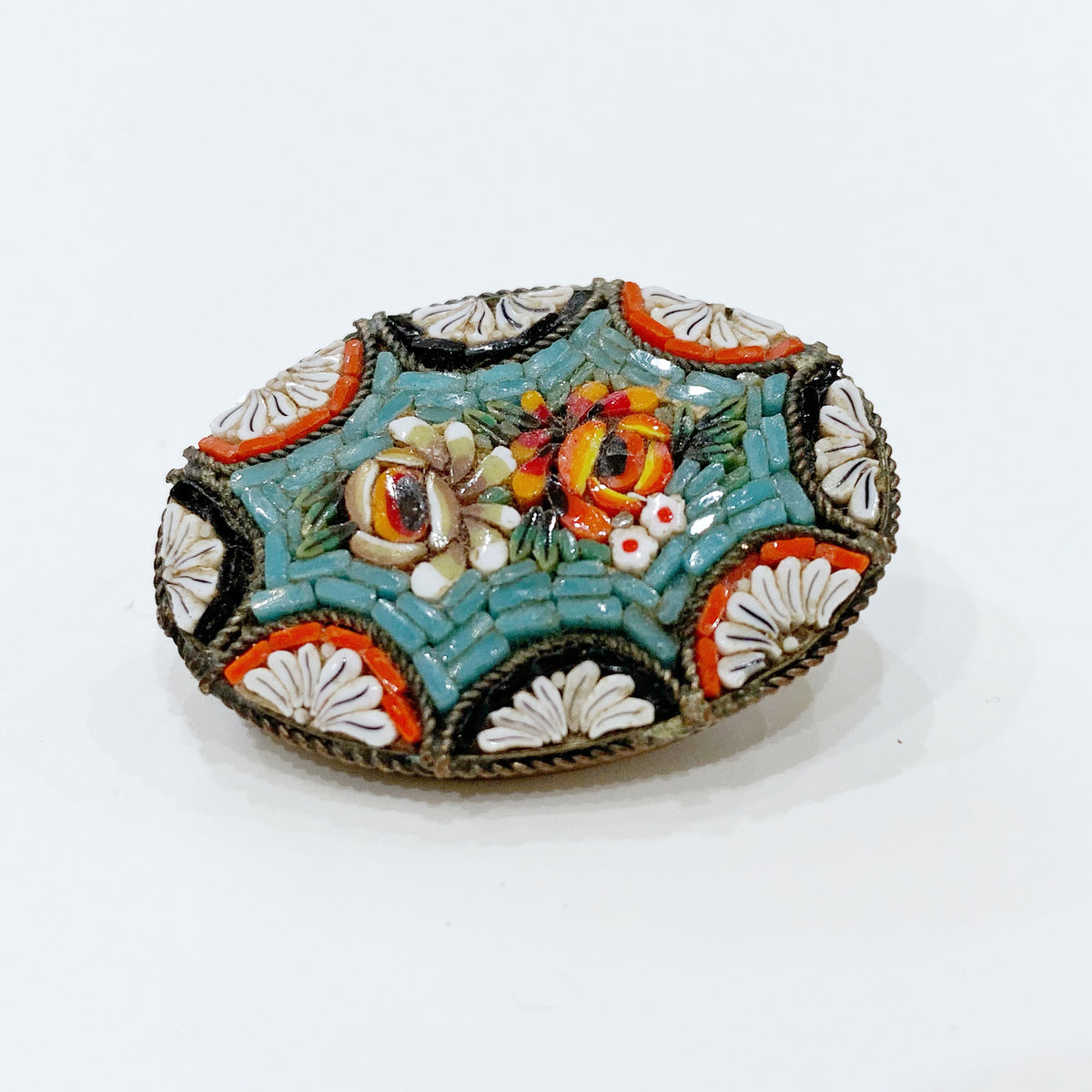 ANCIENNE BROCHE LOSANGE EN MICRO MOSAÏQUE ANCIENNE BROCHE LOSANGE EN MICRO MOSAÏQUE